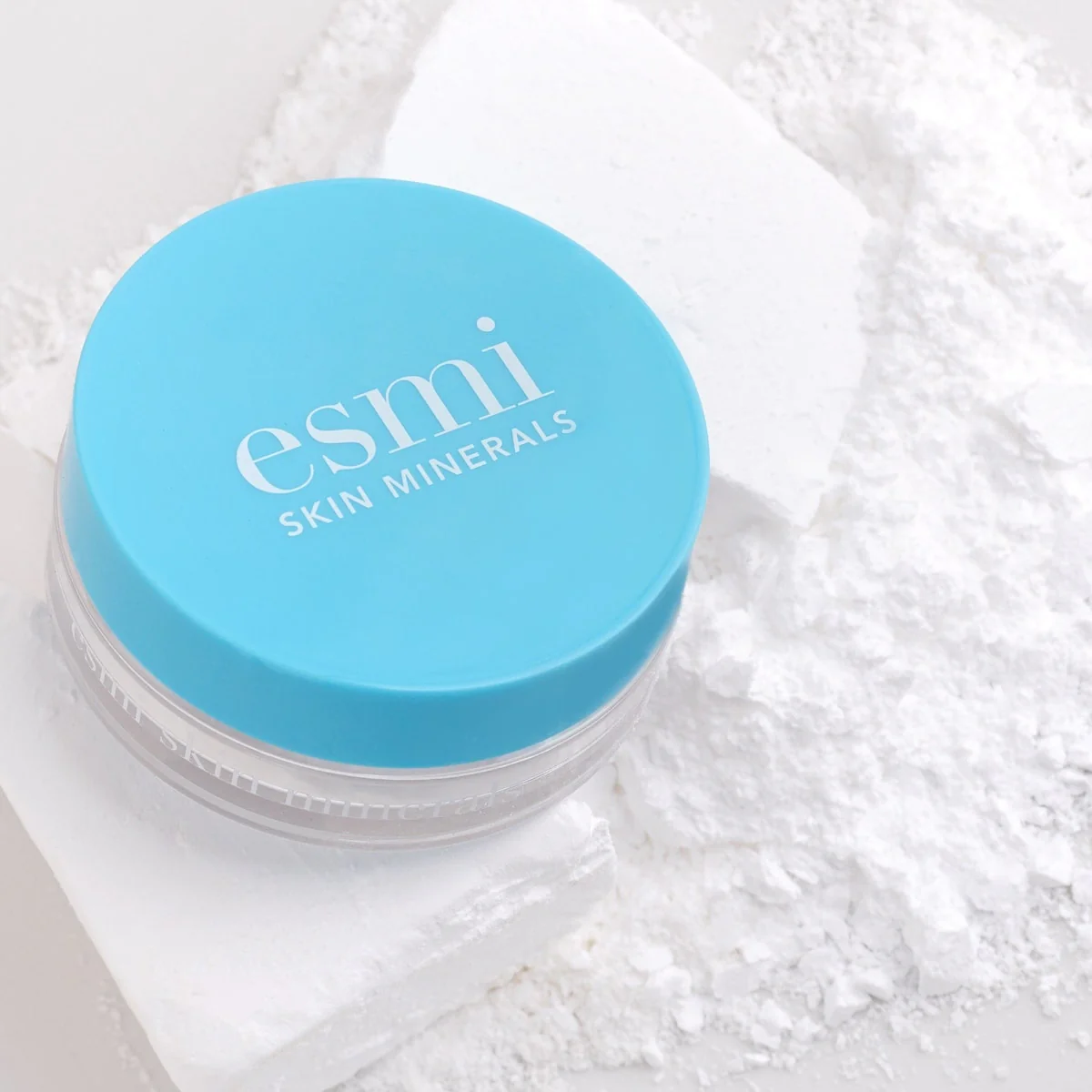 Translucent Mineral Powder and Kabuki Brush Bundle - Image 5
